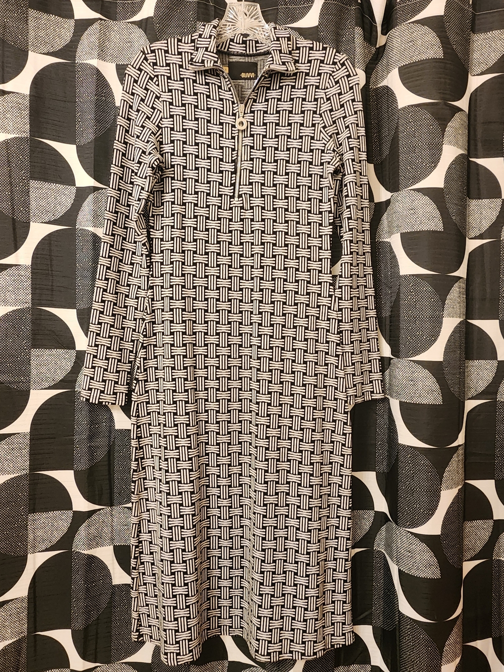 Nwot Olivvi Black & White Geometric Long Sleeve Dress